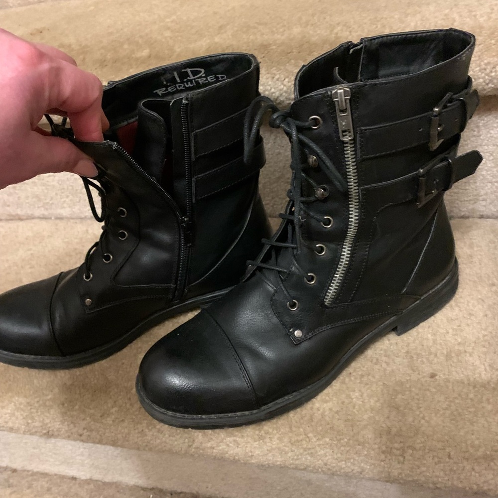 Moto combat Boots Black zipper on inside/outside of boot stylish double buckle